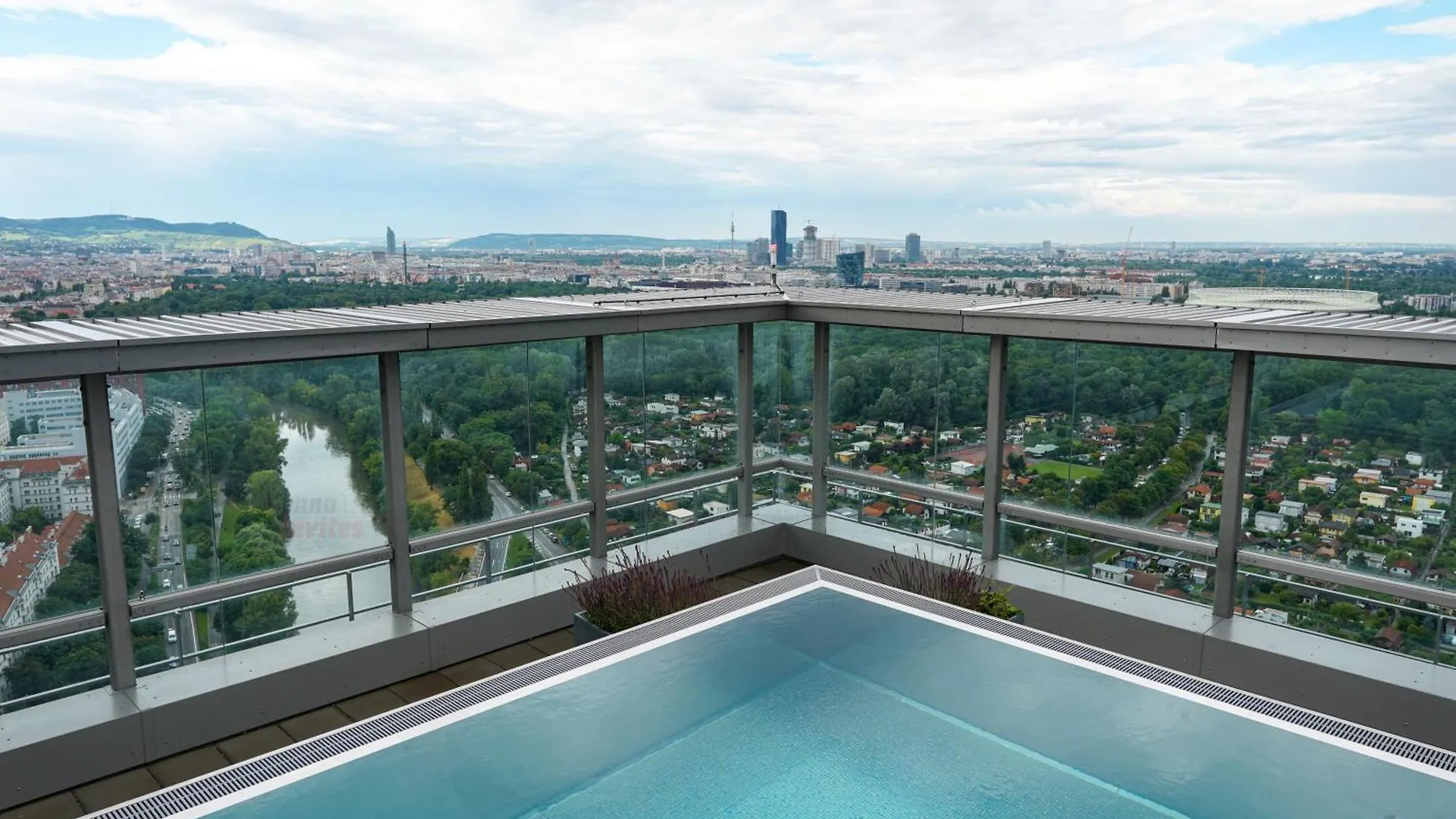 Luxury Apartment With View Over Vienna And Pool