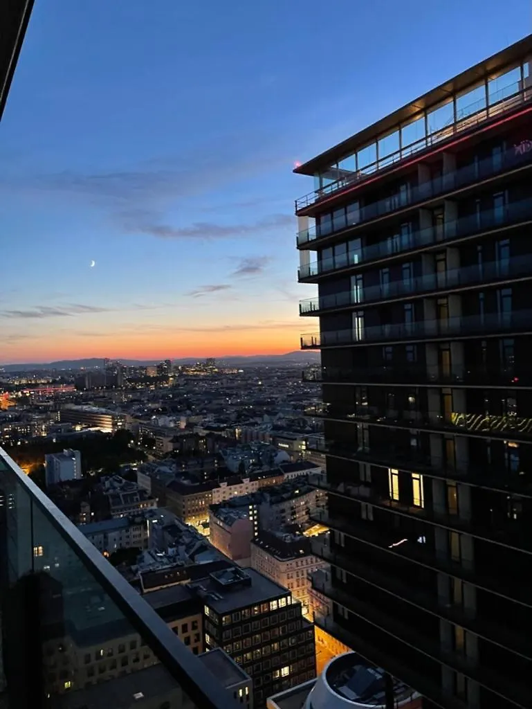 Luxury Apartment With View Over Vienna And Pool