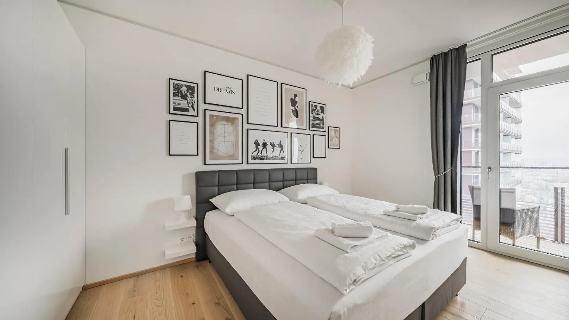 Luxury Apartment With View Over Vienna And Pool