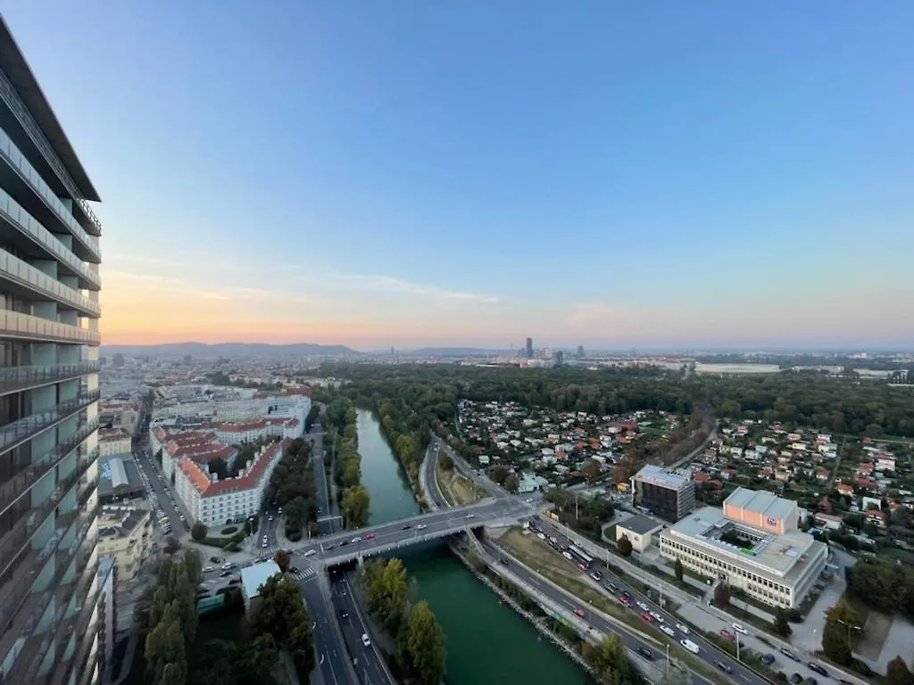 Luxury Apartment With View Over Vienna And Pool