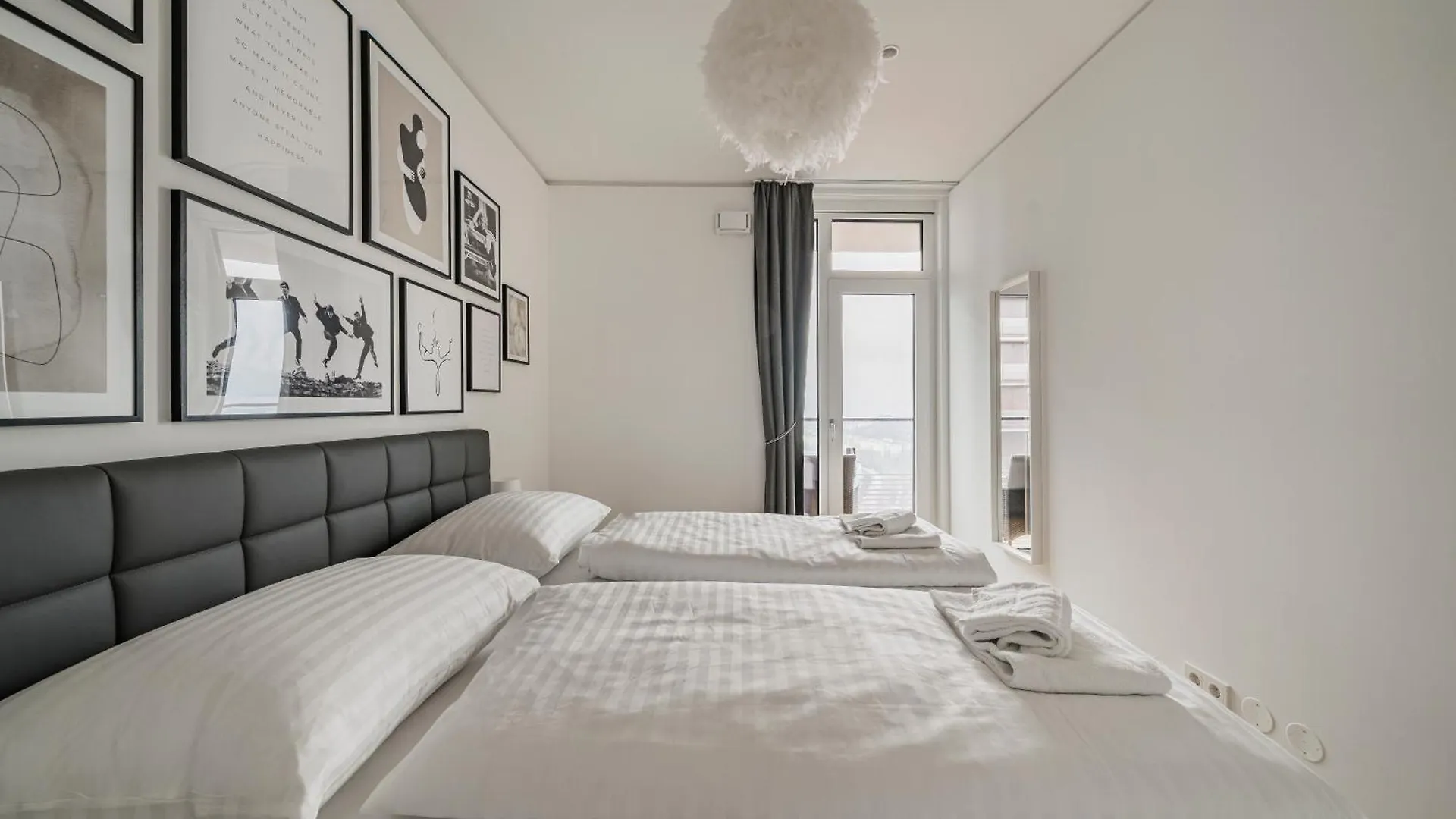 Luxury Apartment With View Over Vienna And Pool Austria