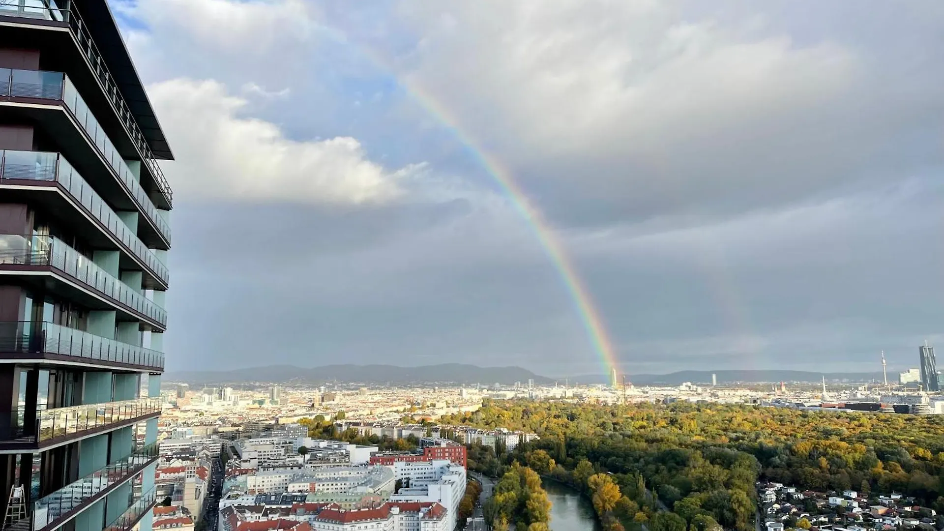 Luxury Apartment With View Over Vienna And Pool