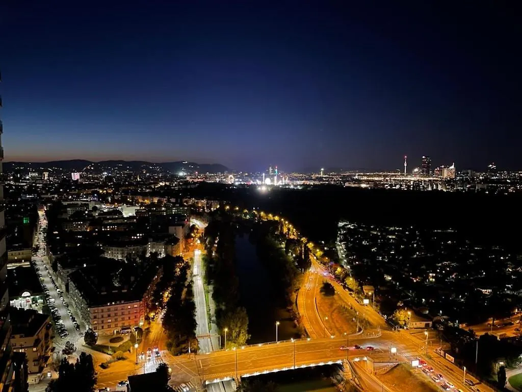 Luxury Apartment With View Over Vienna And Pool