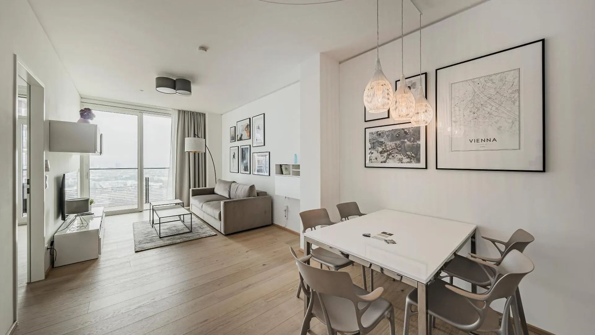 Luxury Apartment With View Over Vienna And Pool Austria